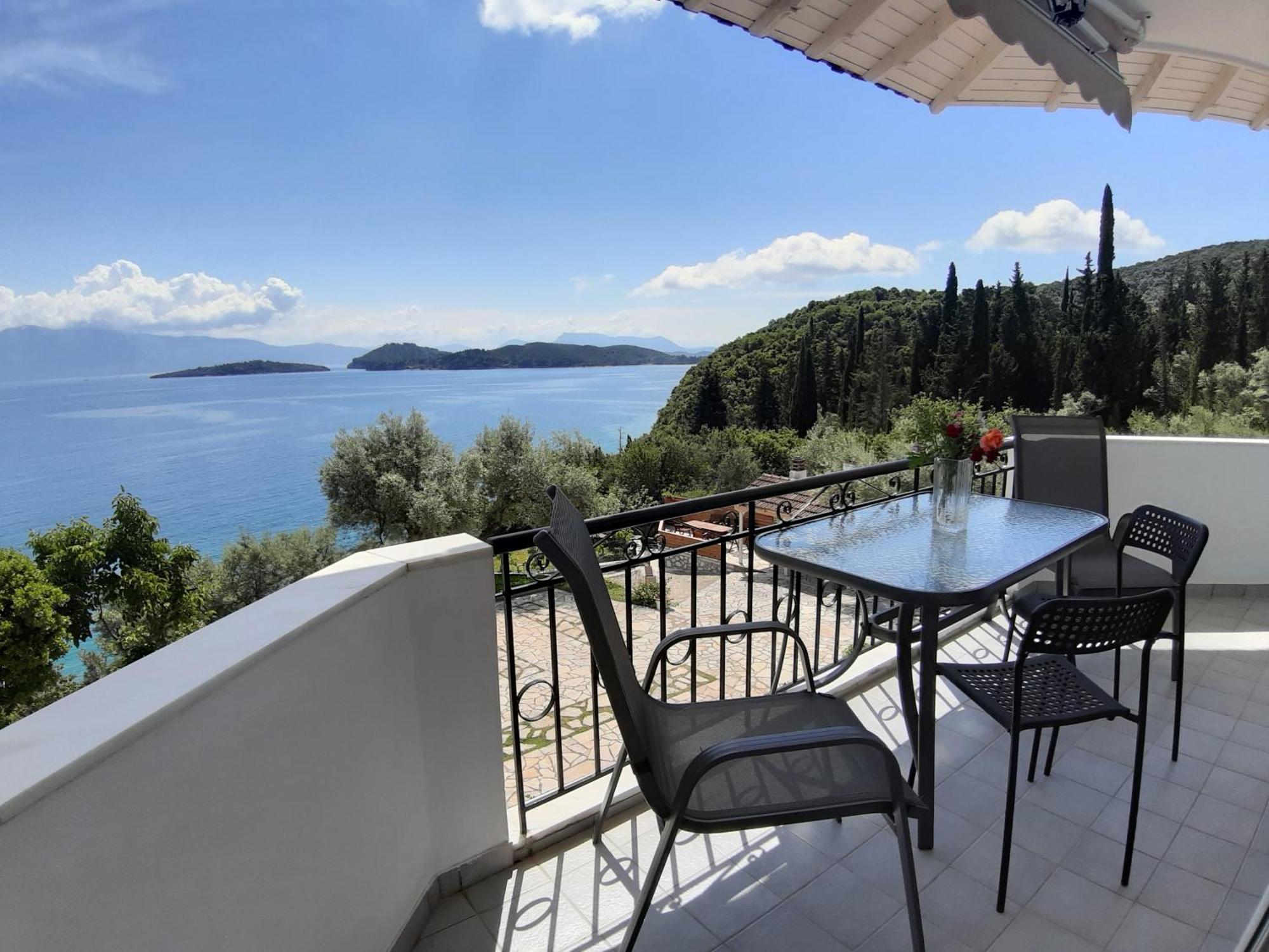 Villa Korakias Seaview à Yénion Extérieur photo