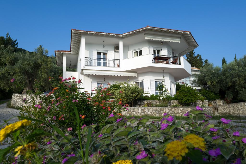 Villa Korakias Seaview à Yénion Chambre photo
